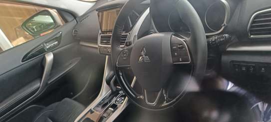 Mitsubishi Eclipse Cross 2018 7 seater image 3