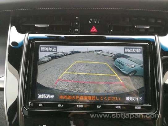 Toyota harrier image 11