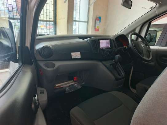 Nissan NV200 image 4