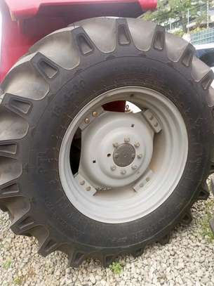 Massey Ferguson 385 image 11