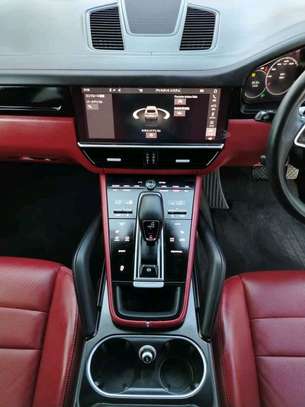 Porsche Cayenne image 11