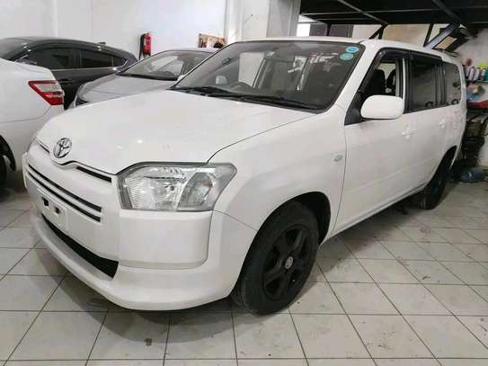 Toyota succeed pearl white image 4