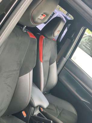 TOYOTA HILLUX GR image 7
