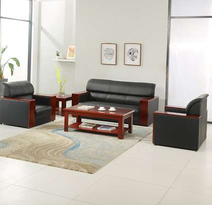 Office Sofas: 5-Seater Office Leather Sofa In Nyamache image 4