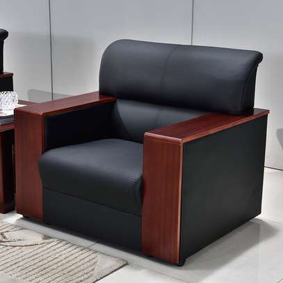 Office Sofa: 5 Seater Black Office Sofa In Mummius image 6