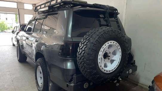 TOYOTA LANDCRUISER V8 DIESEL SUNROOF 2018MODEL image 7