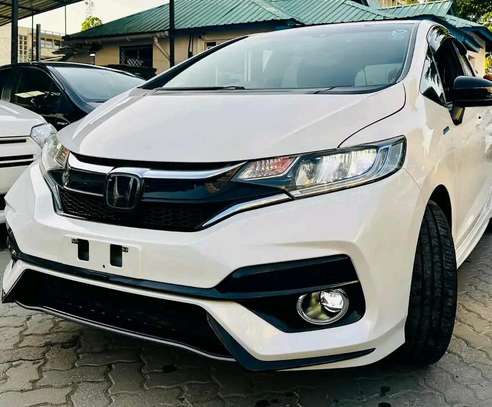 Honda fit hybrid 1500 cc image 3