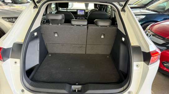 NEW SHAPE HONDA VEZEL e-HEV image 13