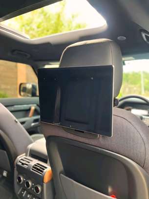 2021 Land Rover defender 110 image 6