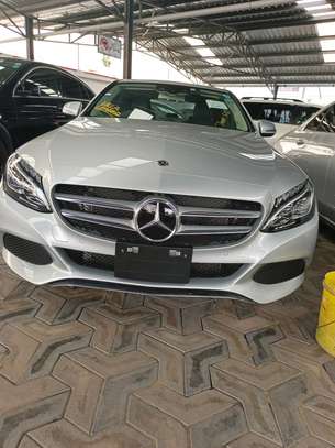 Mercedes Benz C200 image 5