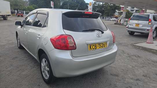 Toyota Auris image 2