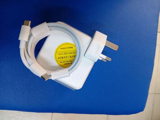 Apple 96W USB-C MacBook Charger image 3