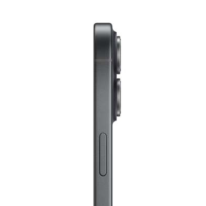 iPhone 17 image 4
