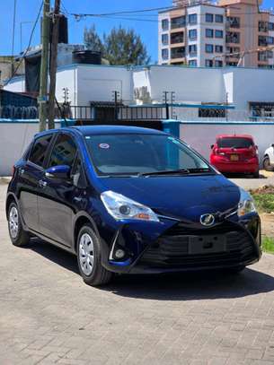 Toyota vitz hybrid image 4