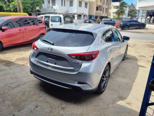 Mazda Axela Sunroof 2200cc 2018 image 6