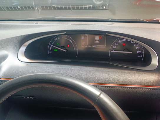 Toyota Sienta hybrid Redwine 2019 image 7