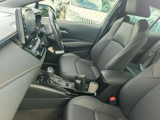 Toyota Corolla sedan image 18