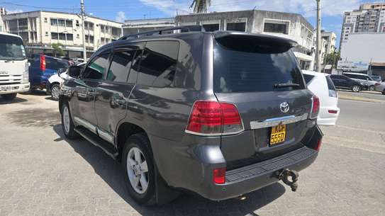 TOYOTA LANDCRUISER V8 ZX 2019MODEL PETROL image 6