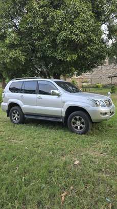 TOYOTA LANDCRUISER PRADO AUTOMATIC DIESEL 2002MODEL image 2