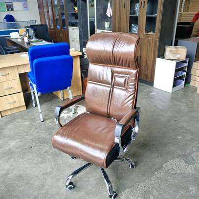 Executive chair image 4