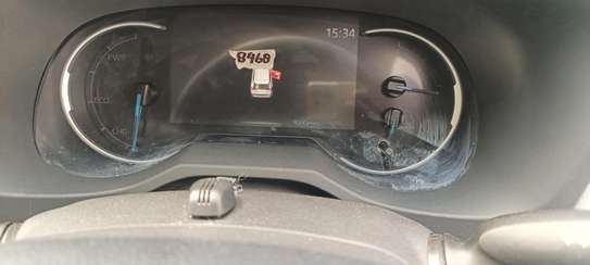 Toyota Rav4 White Hybrid 2018 image 11