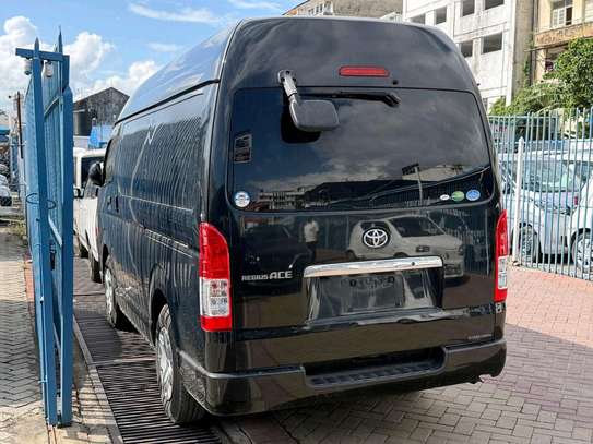 Toyota Hiace 7l highroof 2019 1KD image 7