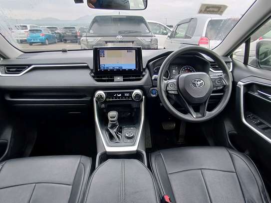 Toyota RAV4 SUV White Stylish Comfortable image 2