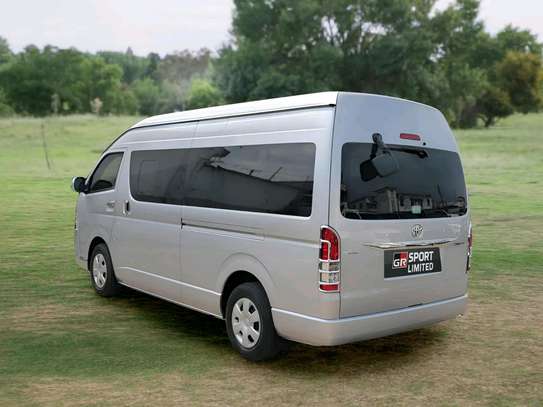 Toyota hiace diesel 2019 model image 4