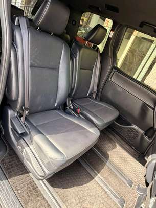 Toyota Esquire 2018 2wd image 6