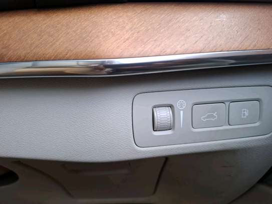 VOLVO XC90 T8 2019MODEL SUNROOF PETROL image 6