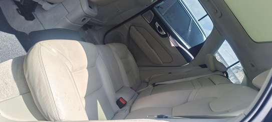 Volvo XC60 Black Luxury SUV Spacious & Safe image 3