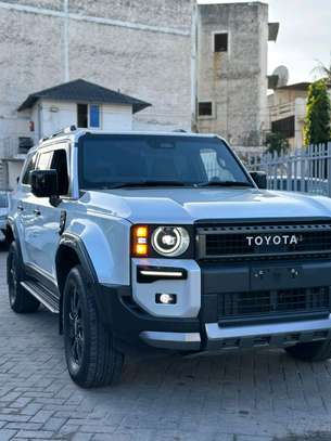Toyota land cruiser prado J250 image 3