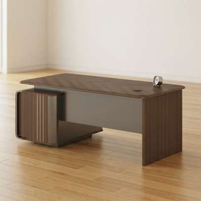 Office Desks : 1400mm Executive Office Desk image 4