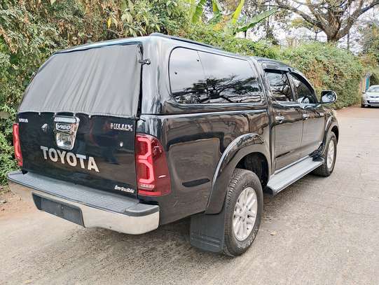 TOYOTA HILUX DOUBLE CAB AUTOMATIC 2011 MODEL image 5