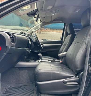 2021 Toyota Hilux image 9