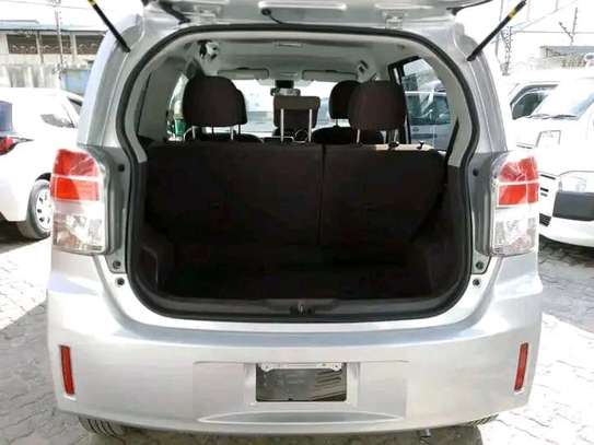 Toyota Spade image 4