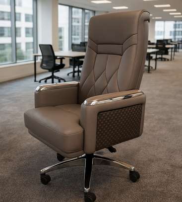 Office Chair: CEO Executive Office Seat image 4