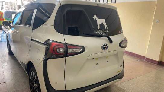 TOYOTA SIENTA HYBRID 2019MODEL 5 SEATER image 6