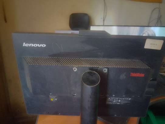 Lenovo 24 inch monitor image 3