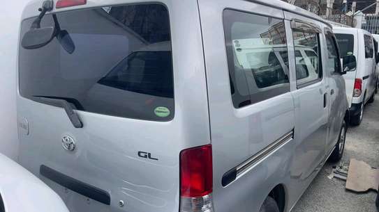 TOYOTA TOWN ACE GL 2018MODEL MANUAL image 3