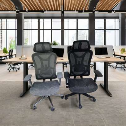 Office Chair: Office Seat With Excellent Lower Body Support image 3