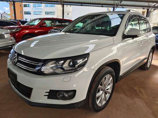 Volkswagen Tiguan white lounge 2017 image 4