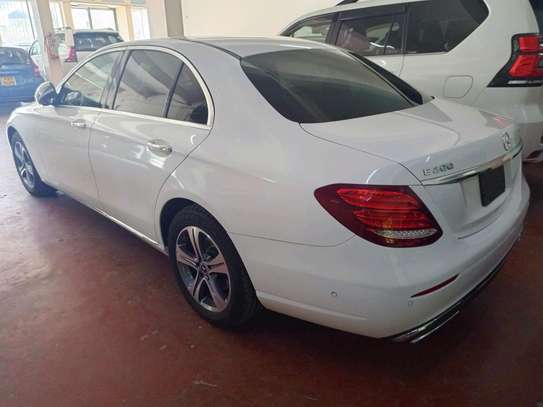 Mercedes Benz e200, 2018 model image 5