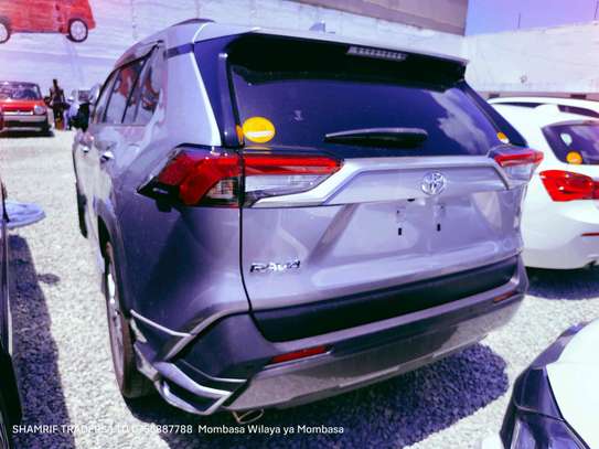 Toyota RAV4 ADVENTURE 2019 silver image 10