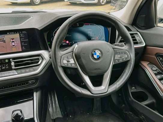 BMW 320i 2019 IM sport image 6