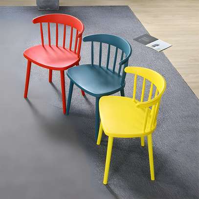 Dining Chairs: Modern Style Plastic Dining Chair image 4