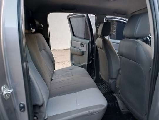 TOYOTA HILUX DOUBLE CAB MANUAL LOCALLY ASSEMBLED image 8