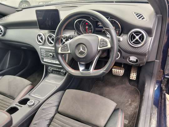 Mercedes A180 with sunroof image 6