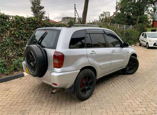 Toyota RAV4 4WD image 13
