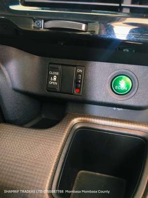 Honda Stepwagon 2018 silver image 9
